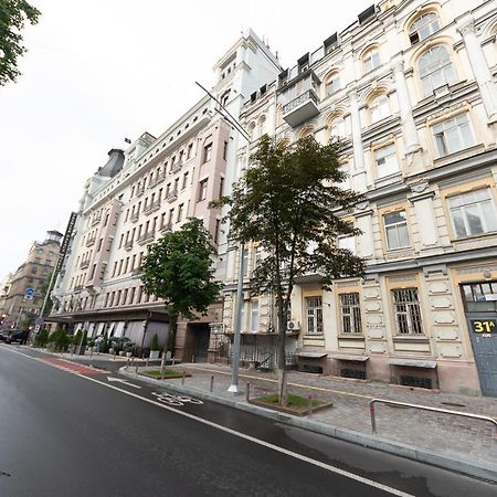 Luxury Beatiful Apartment On Pyshkinska Street キエフ エクステリア 写真