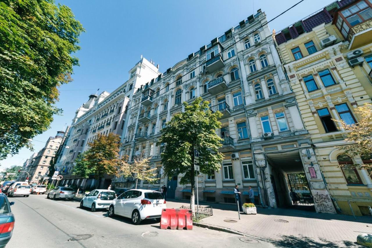 Luxury Beatiful Apartment On Pyshkinska Street キエフ エクステリア 写真