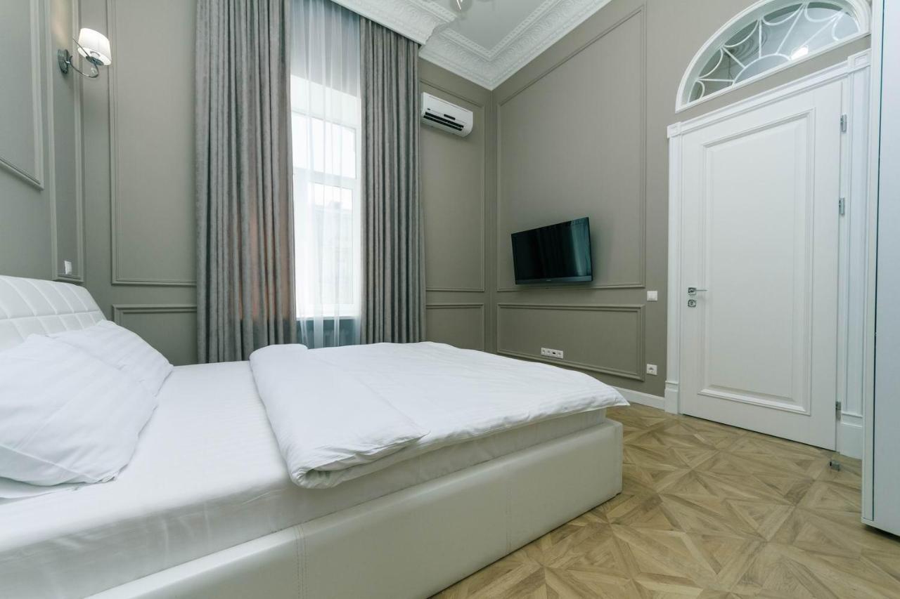 Luxury Beatiful Apartment On Pyshkinska Street キエフ エクステリア 写真